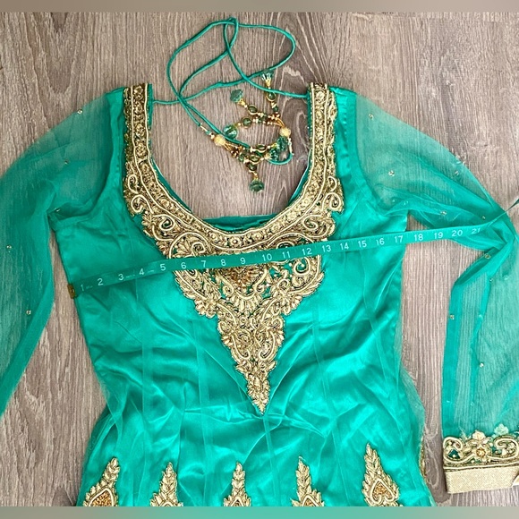 Beautiful Elegant Indian Anarkali Suit ; New without tags, unworn. Stunning!! - Picture 2 of 14